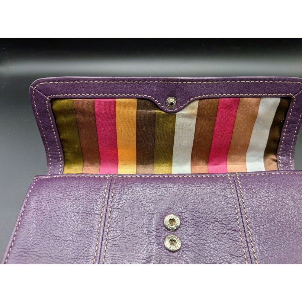Clarks Purple Pebbled Leather Trifold Wallet Striped Lining ID Window Snap
